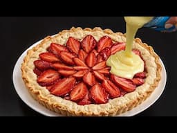 Hausgemachter Erdbeerkuchen mit zarter Sahne.Schmilzt auf der Zunge!Der beste Sommerkuchen der Welt!