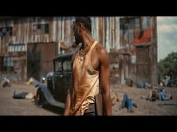 A group of thugs try to kill the new guy in town, unaware that he's a feared gangster