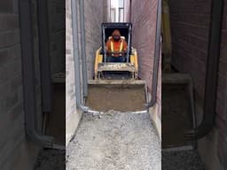 #tight #skidsteer #claustrophobia #skill #asv #grade #dirtwork #heavyequipment #digger #smooth #dig