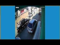 Homem entra em loja com faca, rouba e acaba preso