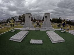 The Grave of a Country Music Legend & An Old French Fort