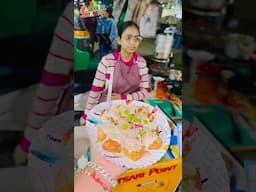 ਛੋਟੀ ਉਮਰ ਦੀ ਕੁੜੀ ਕੋਲ ਖਾਏ ਟਕਾ ਟੱਕ ਮੋਮੋਜ਼ 😋😍 mini food vlog | punjabi vlogger | parveen rakhra