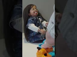 Tallest and Shortest women play Hungry Hungry Hippos #shorts
