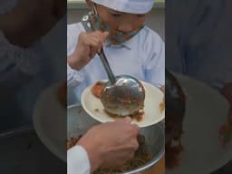 再生回数1,027万超！日本の給食しか勝たん ٩( 'ω' )و