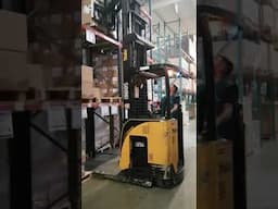Aprendiendo a usar el montacargas