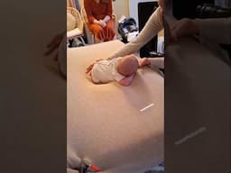 Watch a real newborn photoshoot 💛 More info in my free videos on How to photograph a #newborn