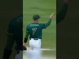 🤯🇦🇺 Absurd catch by Brendan O'Byrne | WBSC Men's Softball World Cup 2022