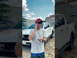 Mobil yang dulu namanya Seruling Senja. Hilux putih ini sebaiknya kasih nama siapa?