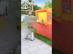 Robot Roma came to McDonald's Drive Thru
