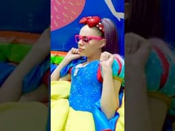 GINA ES BLANCA NIEVES 🍎 #shortvideo #cuentosinfantiles #humor #giggleskids #shorts