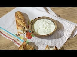 Tzatziki (molho grego de pepino e iogurte)