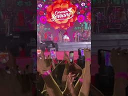 Dina Paucar con Corazón Serrano en el Estadio San Marcos