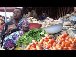 AFRICAN YOUNG MUM SHOPPING IN A SUNNY & VIBRANT NIGERIAN LOCAL MARKET @ GBONJE MARKET...