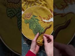 Embroidering a sunflower🌻#embroidery #summer