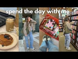 day in my life: banana pancakes, trader joe's haul, book shopping, movie date night in + more