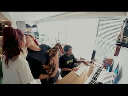 Bibi em casa com seu amigo Jei  (AO VIVO)