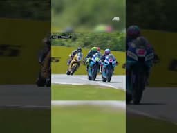That last pass! 👀 Davis secures the win with a fight in the front #motorcycle