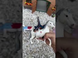 Showing the new Schleich horses