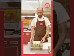 Tips de l'expert - Comment aiguiser un couteau et ciseler des herbes aromatiques ? 🔪🌱 #astuce
