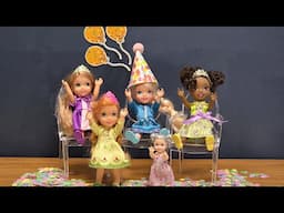 Happy Birthday ! Elsa & Anna toddlers - snowflakes - cake - gifts - dominoes - Barbie dolls