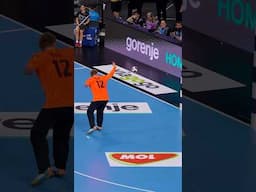 When sportsmanship goes wrong 😂 #handball #håndbold #ehffinal4 #clm