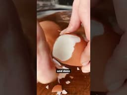 Der beste Trick um gekochte Eier zu schälen! 🥚✨ #foodhacks #ostern #hack