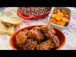 Hoje para o Almoço …Caçoila no Forno e Feijão Assado…muito bom neste dia Frio de Inverno