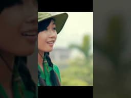 Để cho đỏ thắm màu cờ tự do. Để những tiếng cười vang khắp nơi từ ngày chiến thắng
