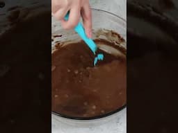 Make Incredible Chocolate Cupcakes in just One Bowl 🧁