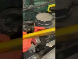 🫧 Air in Fuel on Volvo D13?! Foaming Test Reveals the Truth 🛠️💨