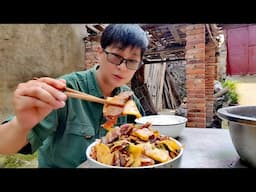 九九家南竹笋配腊肉，真是又脆又甜又爽口，新口味菜好下饭#湘西九九美食#家常菜 #三农美食 #湖南美食