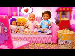 Popcorn party for baby dolls! Baby Annabell doll cleans up the room and invites guests.