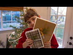 First Christmas Tree in the Tiny House | decorate, wrap gifts + Kids gift guide