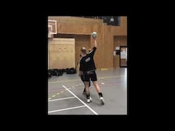Tres bonne seance a base des deplacements defensifs en handball par le coach lars Abelsen I handball