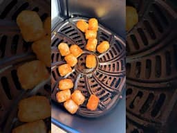 How to clean air fryer basket 🧼 #clean #shorts #problemsolved