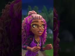 Celebra el cumpleaños de Clawdeen mientras descubre Monster High! 🎉👻🎂 | Monster High Spain #shorts