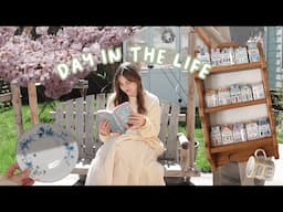 Cozy Homebody Vlog | Lenox Spice Village, Thrifting, Gardening, Reading
