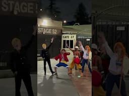 The Straw Hat Crew’s playful goodbye at Universal Fan Fest Nights! #OnePiece #UniversalStudios