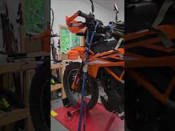 The New KTM 390 Endoro R and Adventure R Have One GLARING Flaw! #totalfail