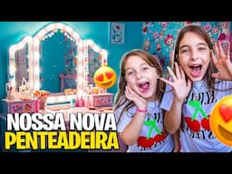Uma SURPRESA ÉPICA para Laurinha e Helena! * A penteadeira chegou! 🤩