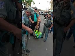 Hermano cayó la ley 😭🤣🤣 #parati #ElSalvador #vendedoresambulantes