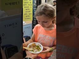 Foreigners Try Chaat in Chandni Chowk, India! 🇮🇳🍽️