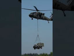 U.S. ARMY UH-60 Black Hawk with slingload! #shorts #helicopter #usarmy #usaf #military #exercise