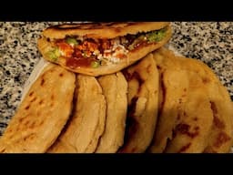 Quesadillas de chicharrón con queso mozzarella!