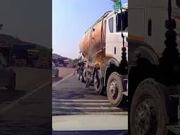 Ye Bhi Meri Galti Hai #funnyaccidents #caraccidentinjury #accidentnews