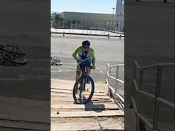 Intentos de ascenso de escalones en ciclismo de montaña #intentos #ciclismo