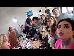 Paolita Suarez está en vivo Terminándonos de Arreglar para la alfombra roja en Pepsi ￼Center ￼
