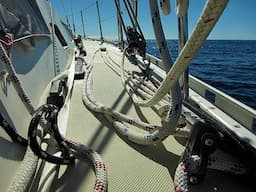 How to Tie the ‘Anchor Hitch with an Extra Tuck’ Sailing Knot