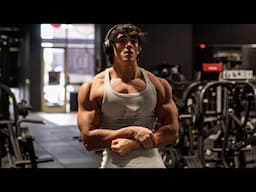 ARM WORKOUT | Losing my mind in the kitchen
