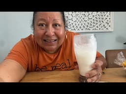 Evelyn Dominguez is live Desayunando y hablamos un poco
